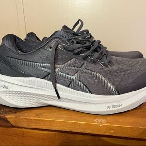 Men’s ASICS Gel - Kayano 30 Gray and White Athletic Shoes with Breathable Mesh